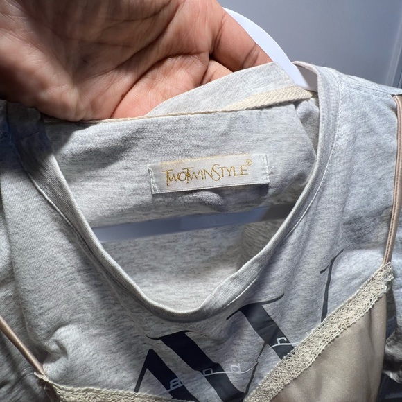 DUAL STYLE TOP // TWOTWINSTYLES // size small 🤍 - Picture 3 of 10